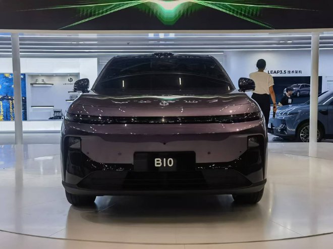 2024广州车展探馆：零跑B10亮相