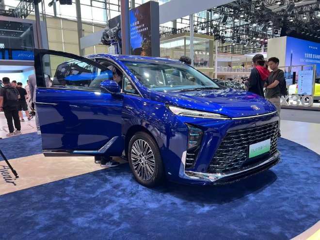 2024广州车展：别克全新GL8陆尊/全新君越2025白金款亮相