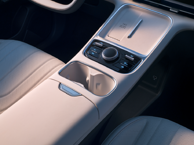 试驾吉利银河星舰7 EM-i 一款兼顾实用与智能的紧凑型SUV