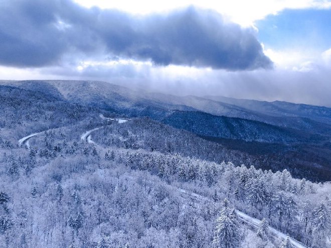 “鸿蒙智行冬日奇驭智旅”试驾体验活动