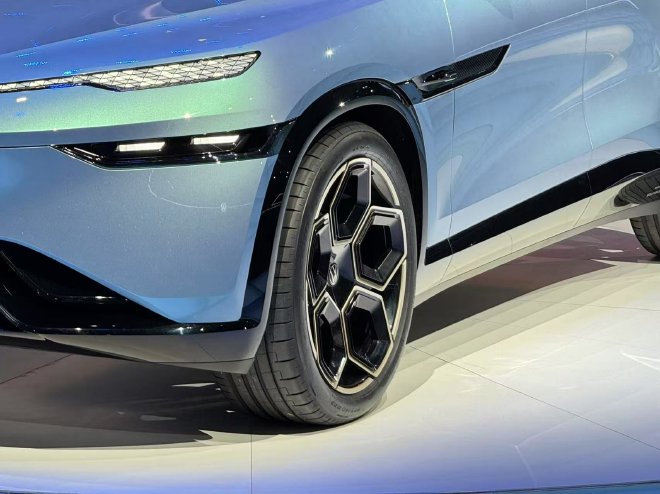 2025上海车展：大众ID. EVO正式亮相