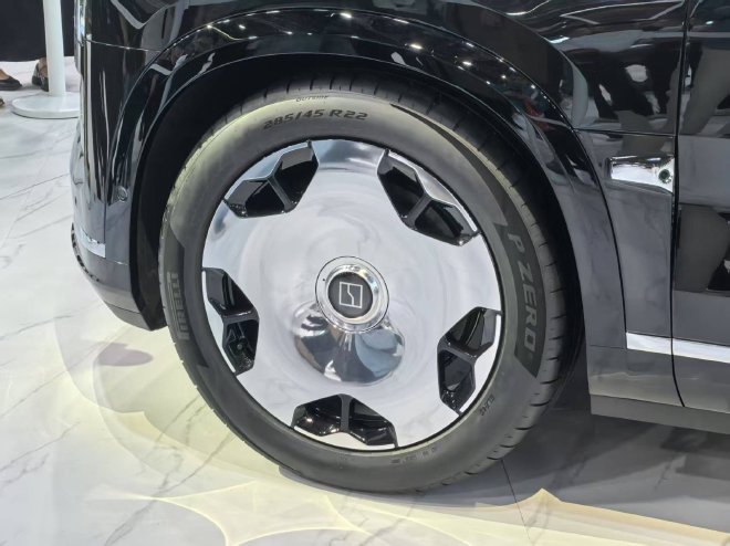 2025上海车展：极氪9X正式亮相