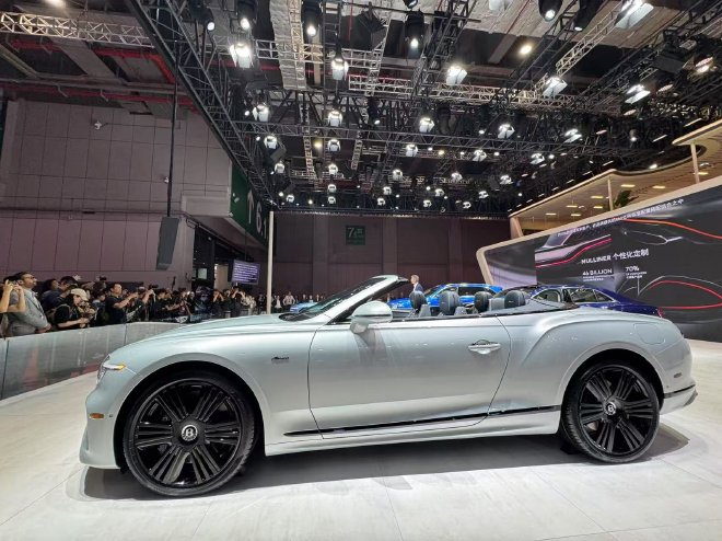 2025上海车展：宾利汽车三款雅度版车型全球首发