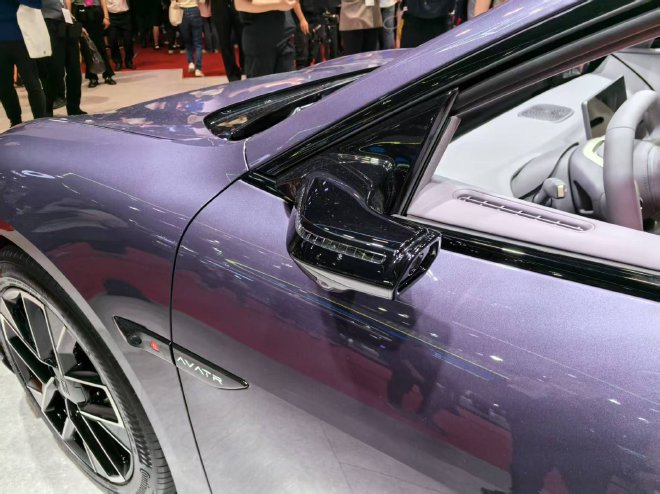 2025上海车展：阿维塔06正式亮相