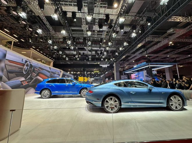 2025上海车展：宾利汽车三款雅度版车型全球首发