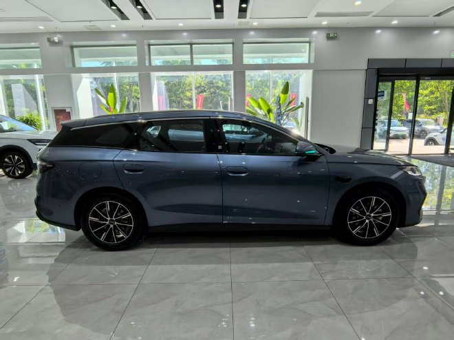 时尚潮品新选择 实拍比亚迪海豹06DM-i旅行版