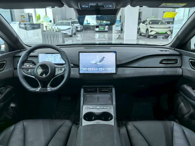 时尚潮品新选择 实拍比亚迪海豹06DM-i旅行版