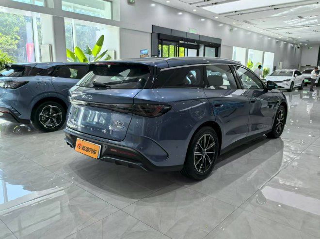 时尚潮品新选择 实拍比亚迪海豹06DM-i旅行版