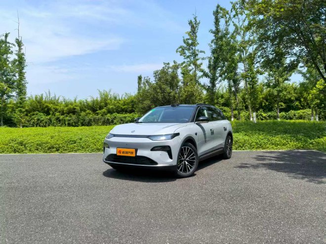 经典车型再升级 抢先试驾零跑全新C11增程版