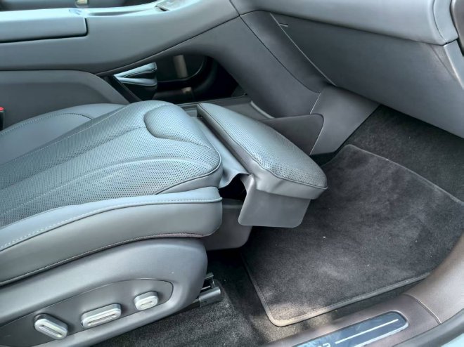 经典车型再升级 抢先试驾零跑全新C11增程版