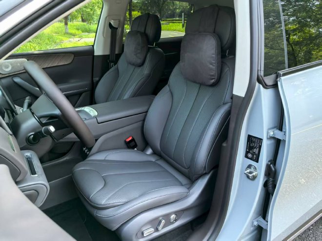 经典车型再升级 抢先试驾零跑全新C11增程版