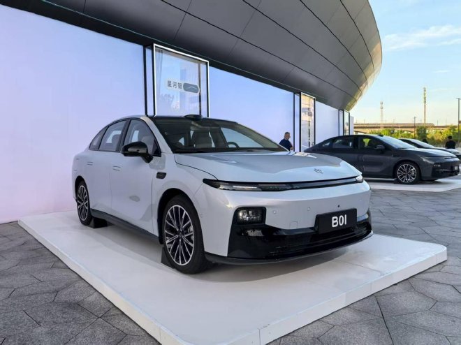 零跑B01正式上市 起售价8.98万元