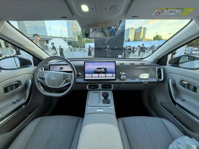 零跑B01正式上市 起售价8.98万元