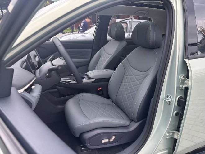 预售价6.88-9.38万元 极狐T1正式开启预售