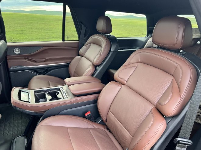 “静若伏虎 动若飞龙” 试总统座驾全新林肯领航员