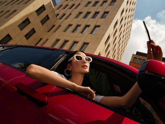 新增颜色 问界新M5 Ultra跃影红正式开售