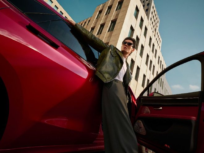 新增颜色 问界新M5 Ultra跃影红正式开售