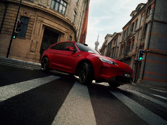 新增颜色 问界新M5 Ultra跃影红正式开售