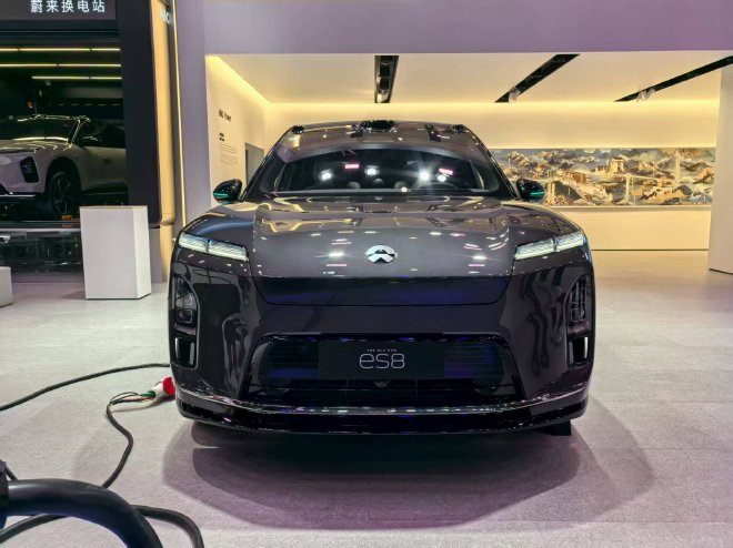 2025成都车展探馆:蔚来全新ES8