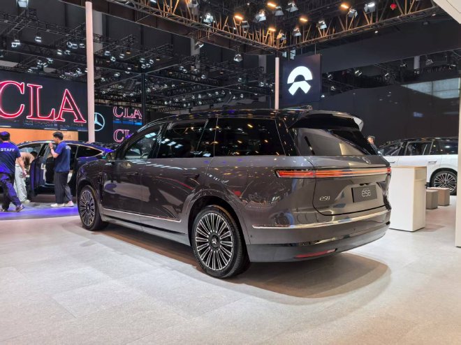 2025成都车展探馆:蔚来全新ES8