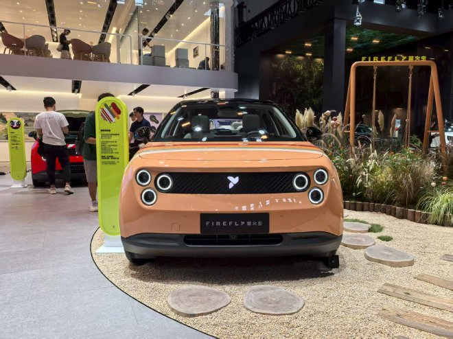 2025成都车展探馆：蔚来萤火虫