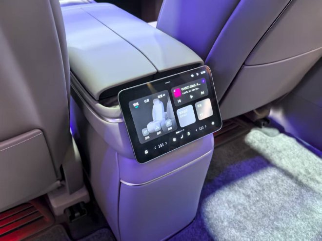 2025成都车展探馆:蔚来全新ES8