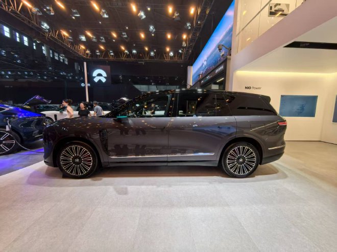 2025成都车展探馆:蔚来全新ES8