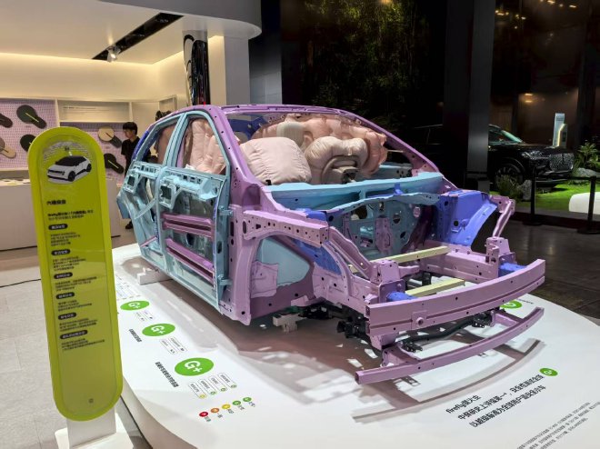 2025成都车展探馆：蔚来萤火虫