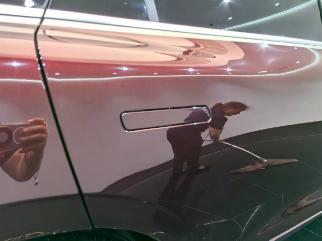 2025成都车展：岚图追光L正式亮相