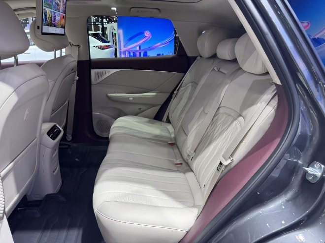 2025成都车展：东风风神L8正式上市