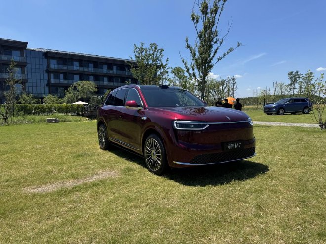 静态体验全新问界M7 30万级家用SUV真标杆