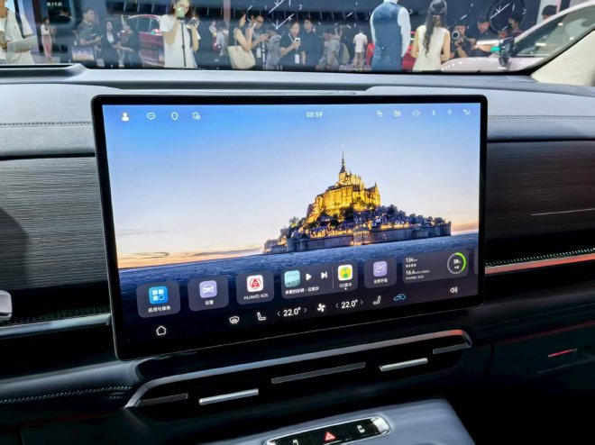 2025成都车展：2026款岚图梦想家开启预售