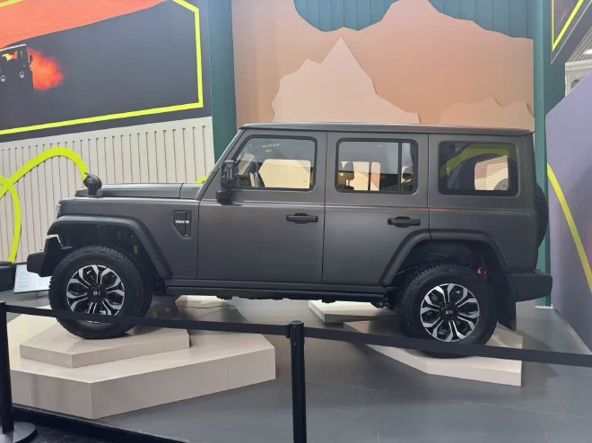 2025慕尼黑车展：212 T01柴油版亮相