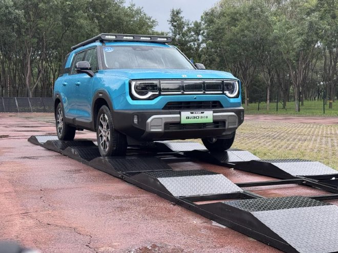 既能“撒野”又能“顾家” 试驾北京越野BJ30旅行家