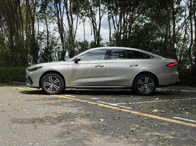 打造全能家轿标杆 银河星耀6试驾体验