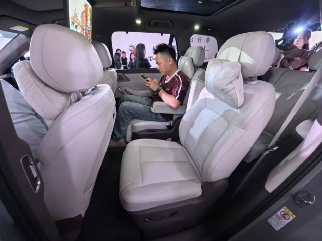 预售价31.98-34.98万元 腾势N8L正式开启预售