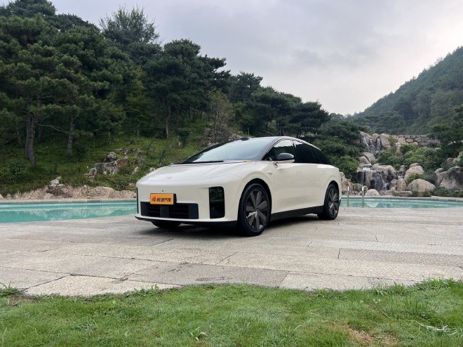 重新定义家庭纯电出行 理想i6深度试驾