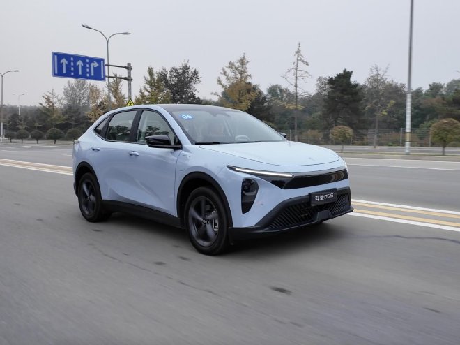 试驾羿驰05S 家用SUV务实好选择