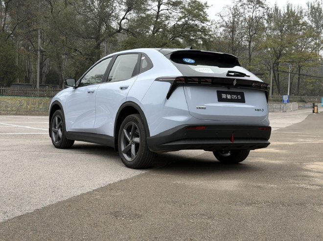 试驾羿驰05S 家用SUV务实好选择