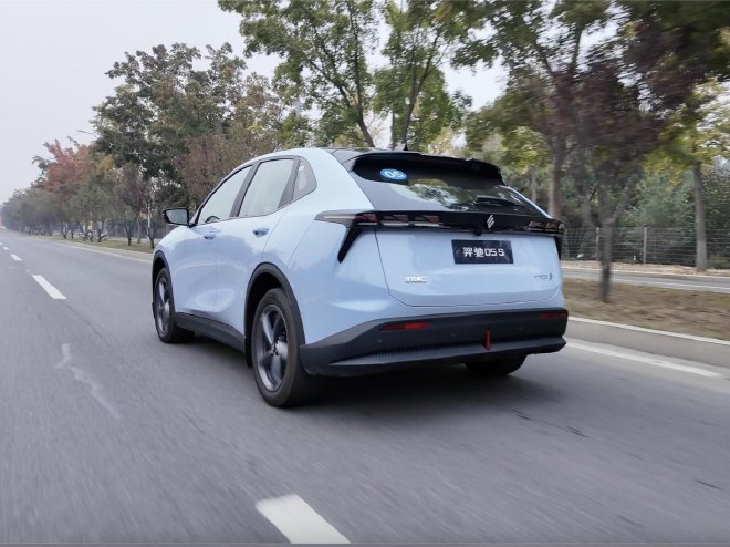 试驾羿驰05S 家用SUV务实好选择