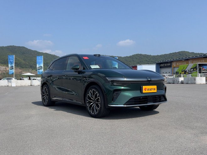 硬核升级看得见！ 试驾焕新极氪7X