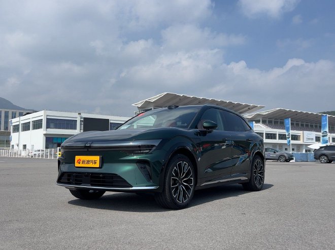 焕新极氪7X深度试驾：三电、智能、质感全面进阶，重新定义豪华智能SUV