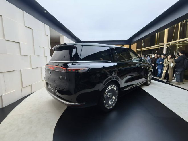 售32.28万元起 智己LS9正式上市