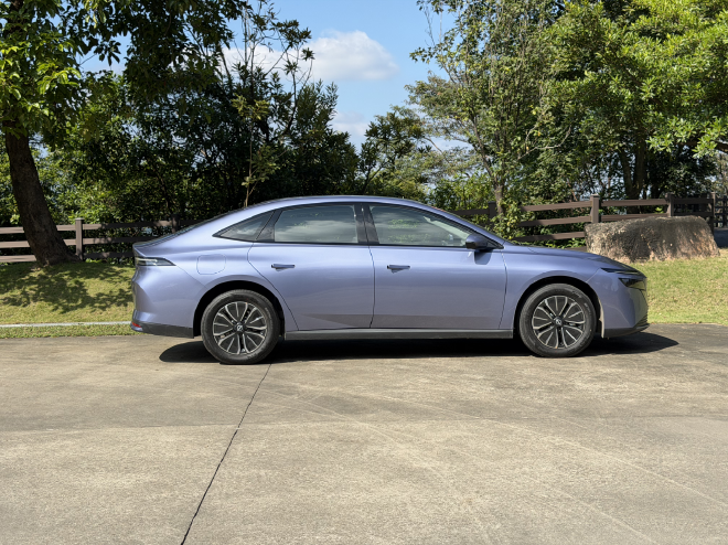 试驾东风日产N6 年轻家庭的舒适之选