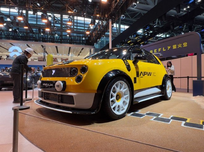 2025广州车展探馆：firefly萤火虫改装车和右舵车量产