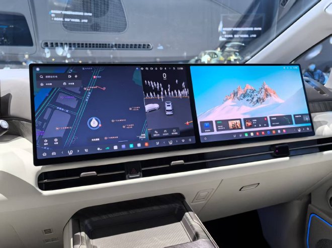 2025广州车展：魏牌多车统一亮相