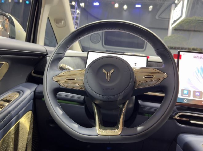 2025广州车展：岚图梦想家山河正式上市