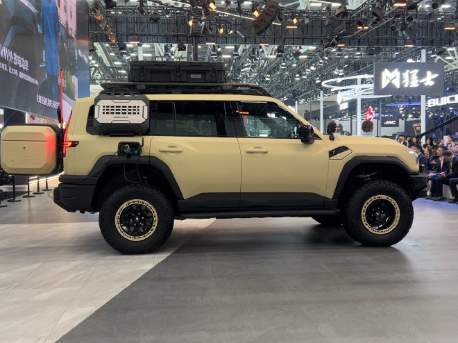 2025广州车展：猛士M817 Hero售30.19万起