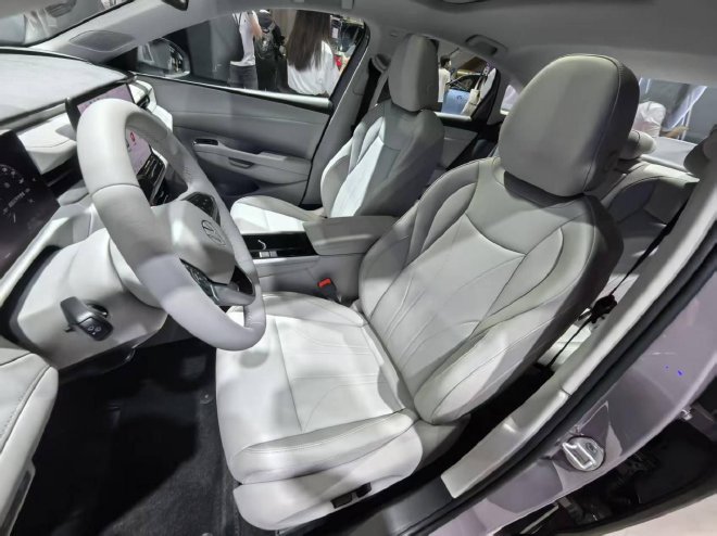 2025广州车展:上汽大众朗逸Pro亮相