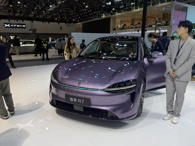 2025广州车展：智界品牌以独立展台亮相